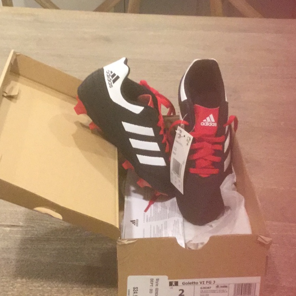 💙⚽️ ADIDAS Boys Soccer Cleat size 2 us